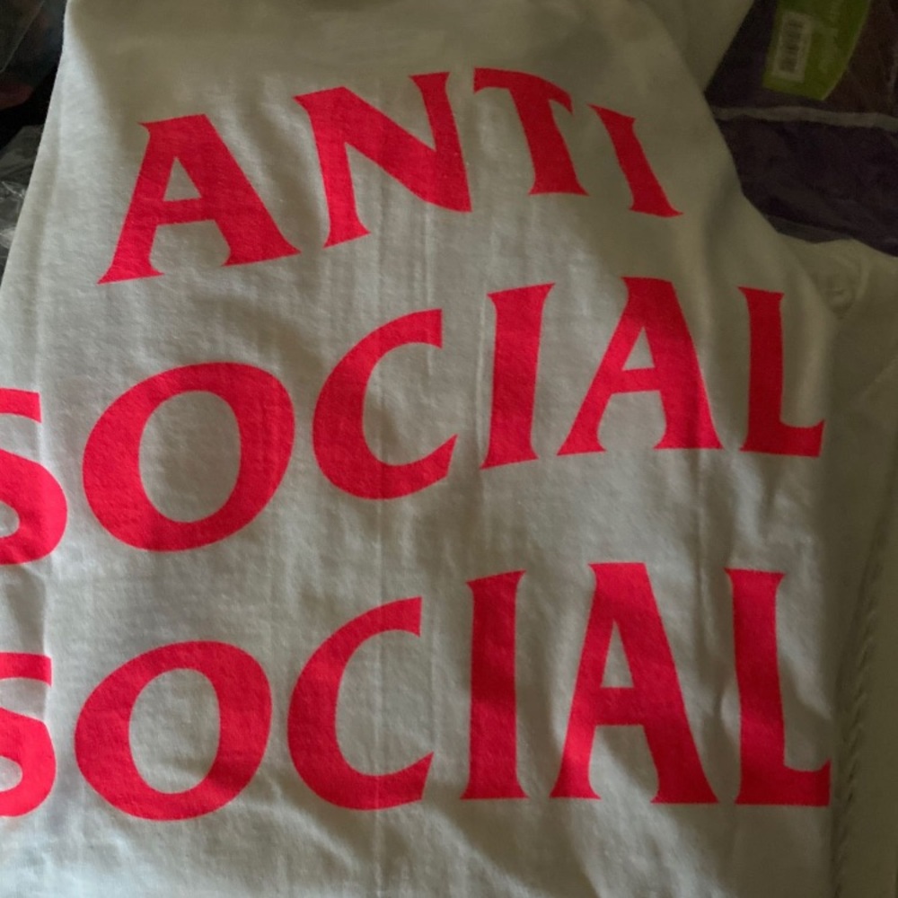 Antisocial T-shirts’